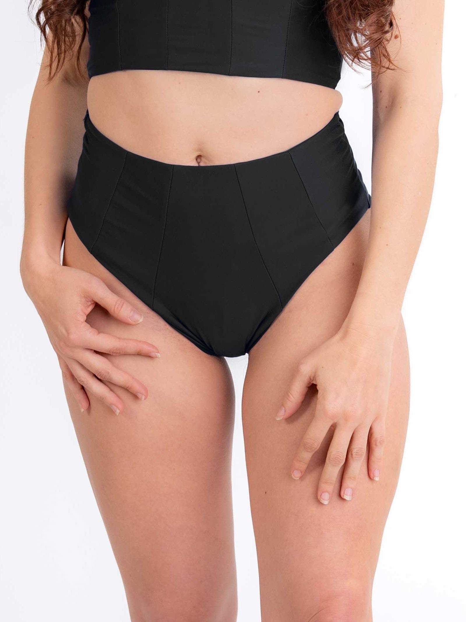 Corset shorts in classic black